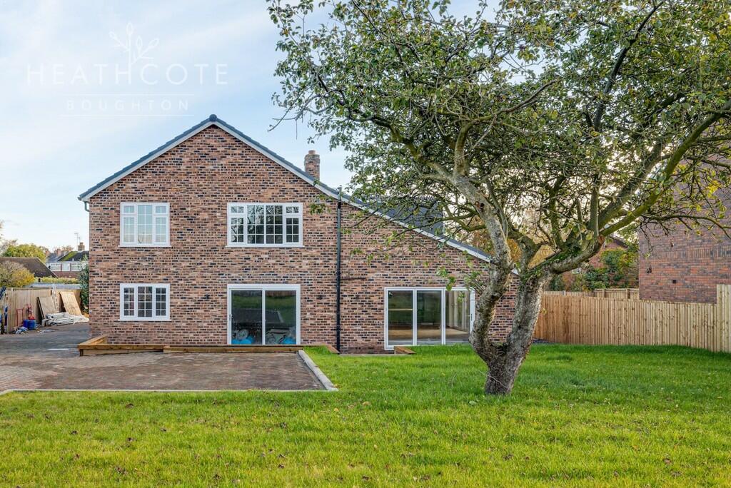 5 bedroom detached house for sale in Heath Lane, Chester, CH3