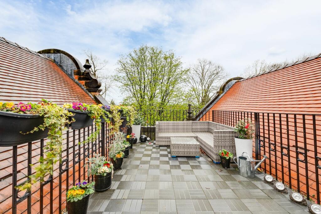 Additional property image - Gilwern Close, Gilwern House Gilwern Close, CH1