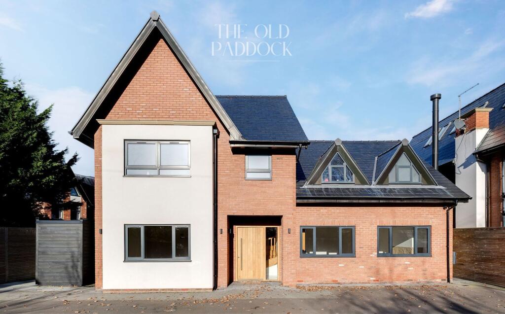 Main image of property: Lydiate Lane, Willaston, CH64