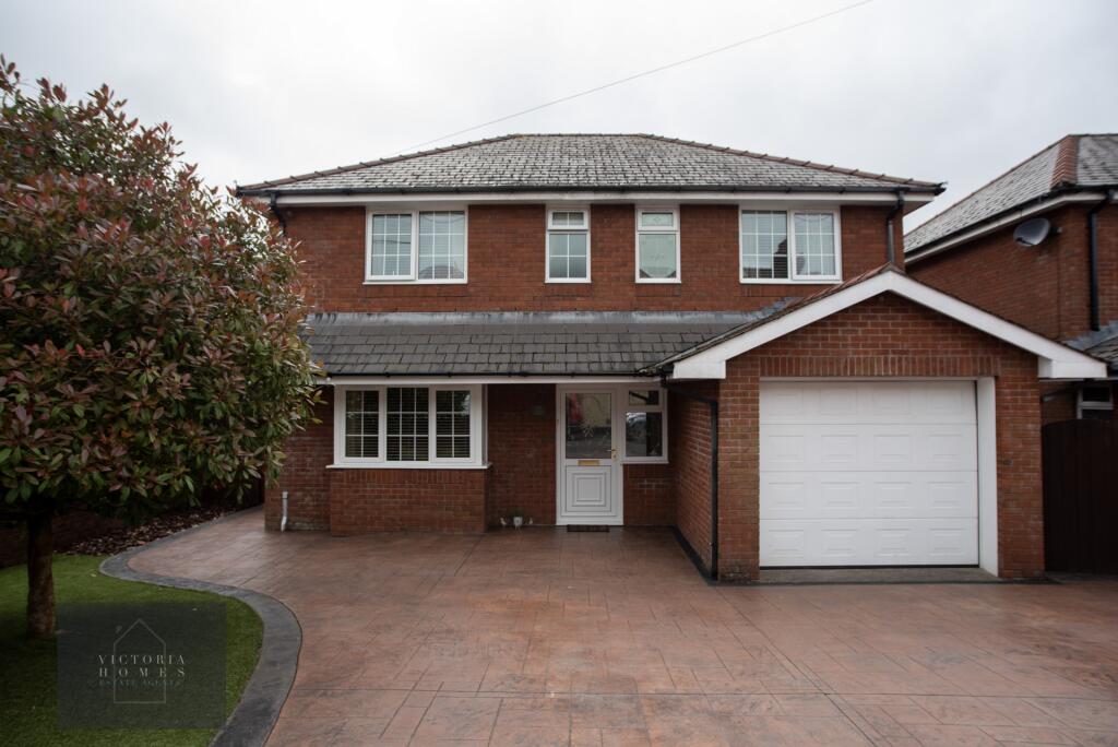 4 bedroom detached house for sale in Railway View, Sirhowy, NP22