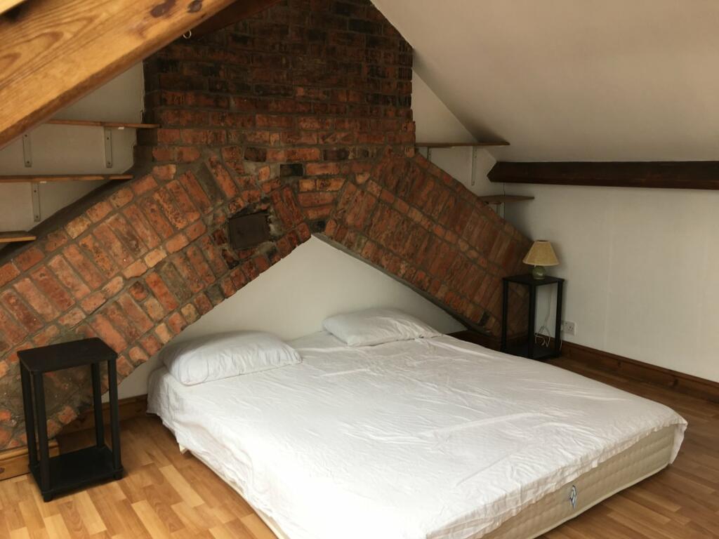 2 bedroom terraced house for sale in Dover Street, Swindon, SN1