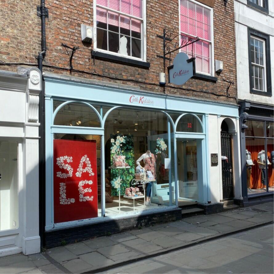 High street retail property to lease in 32 Stonegate, York, North