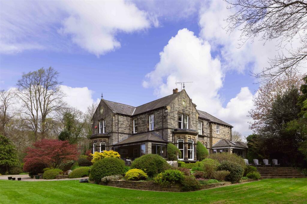 4 bedroom detached house for sale in Kirkvale, Lascelles Hall Road