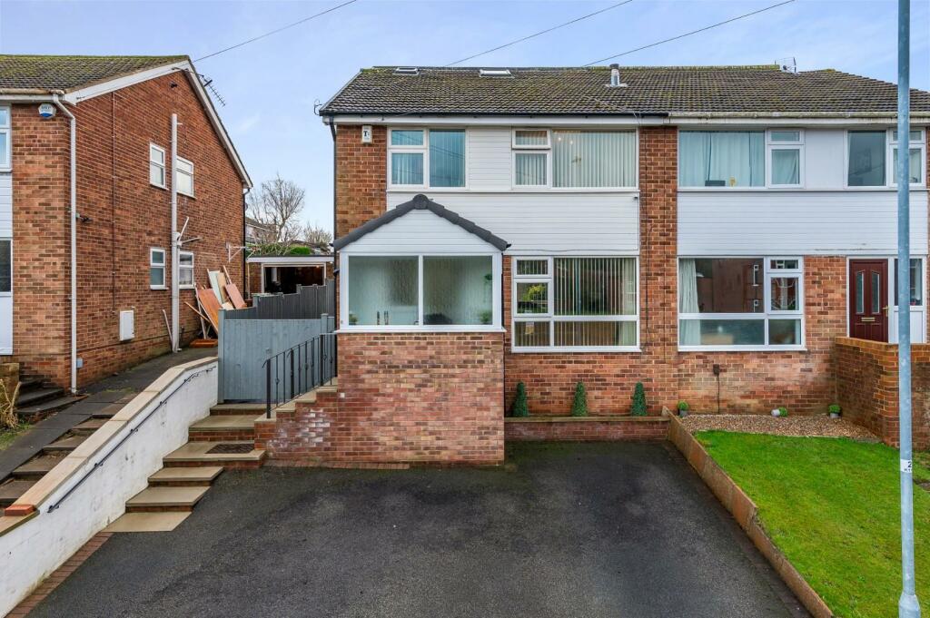 4 bedroom semi-detached house for sale in King Drive, Alwoodley, Leeds, LS17