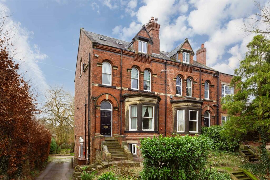 5 bedroom semi-detached house for sale in Harrogate Road, Moortown, Leeds, LS17