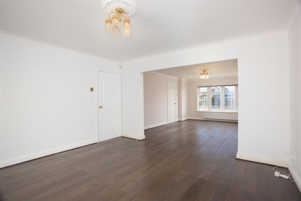 Additional property image - Kellymoor Walk, Idle