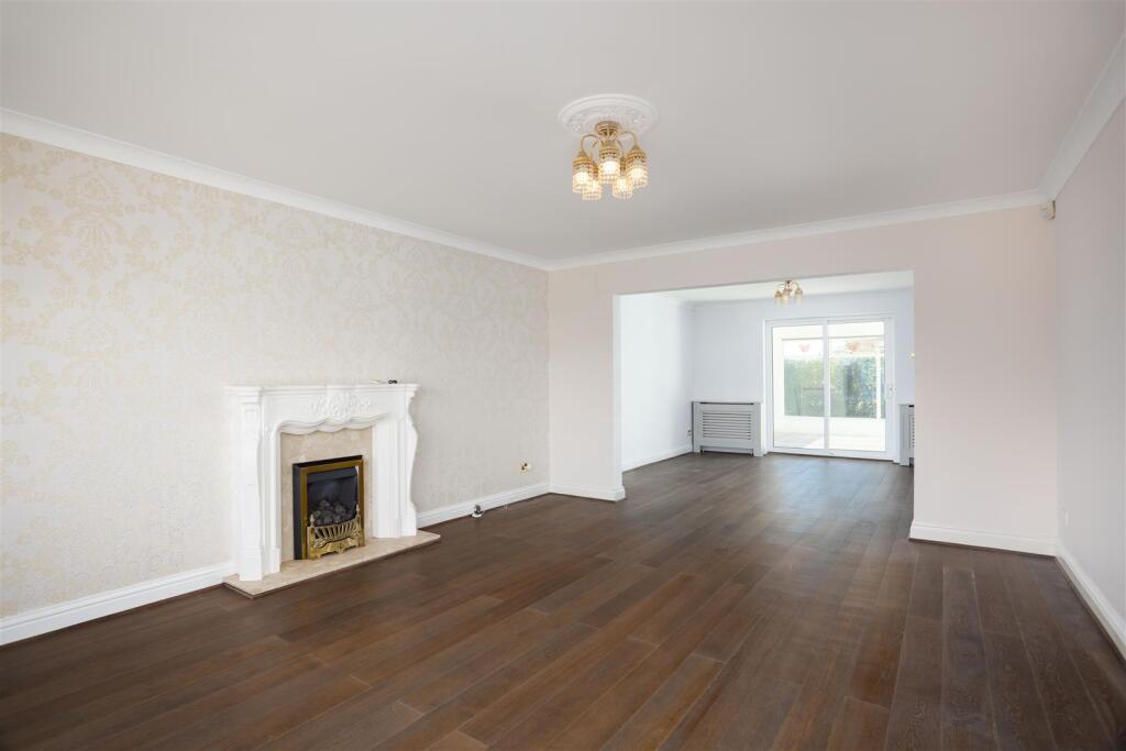 Additional property image - Kellymoor Walk, Idle