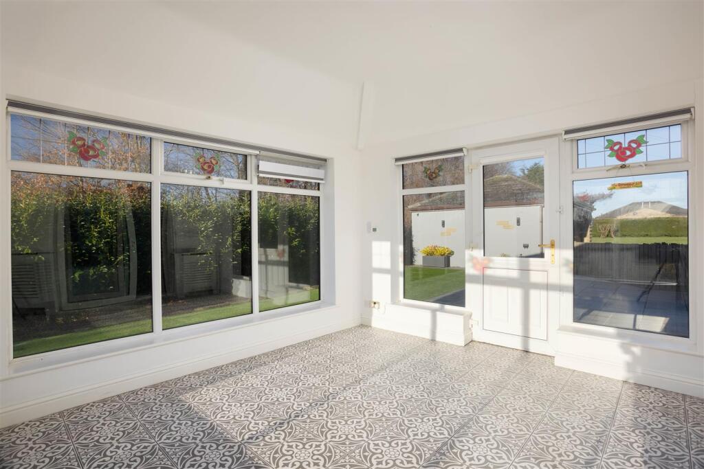 Additional property image - Kellymoor Walk, Idle