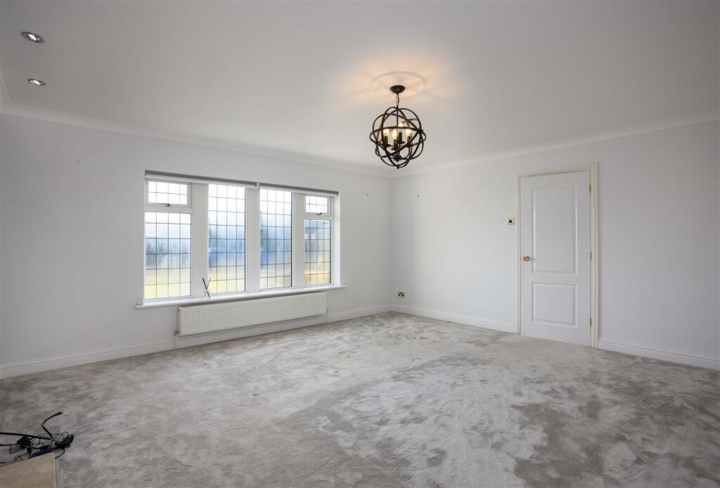 Additional property image - Kellymoor Walk, Idle