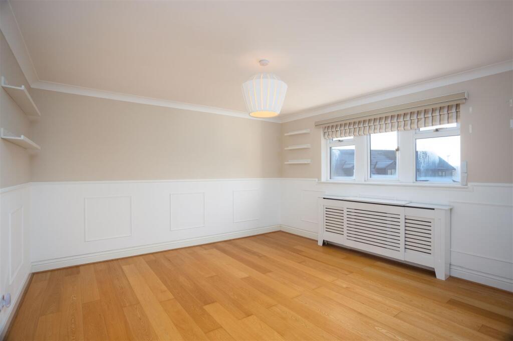 Additional property image - Kellymoor Walk, Idle