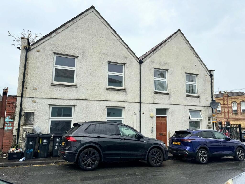 Main image of property: Flat 1, 8 Chester Street, Easton, Bristol, Avon BS5 6HZ