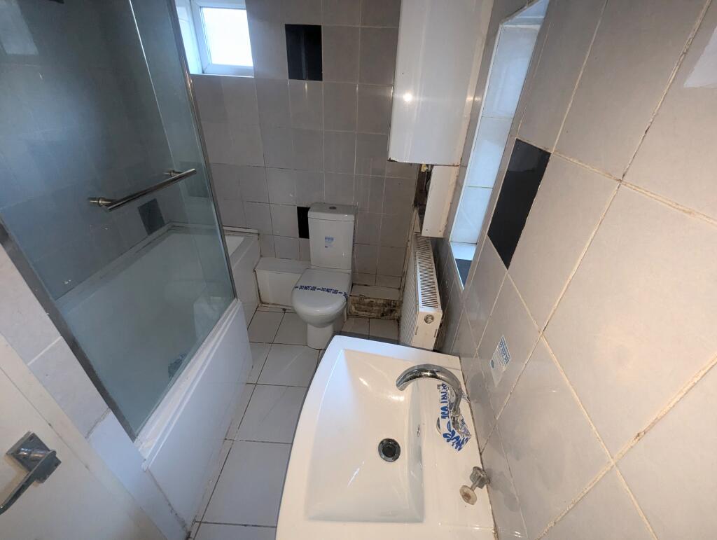 Additional property image - 9 Sherborne Road, Yeovil, Somerset BA21 4HD
