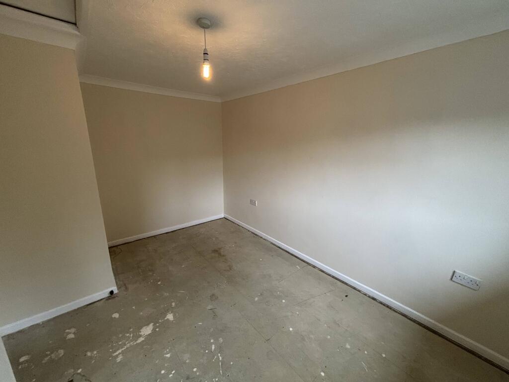 Additional property image - 12 Kingfisher Close, Bournemouth, Dorset BH6 5BB
