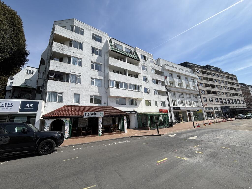 Main image of property: Flat 23, Hampshire Court, Bourne Avenue, Bournemouth, Dorset BH2 6DW