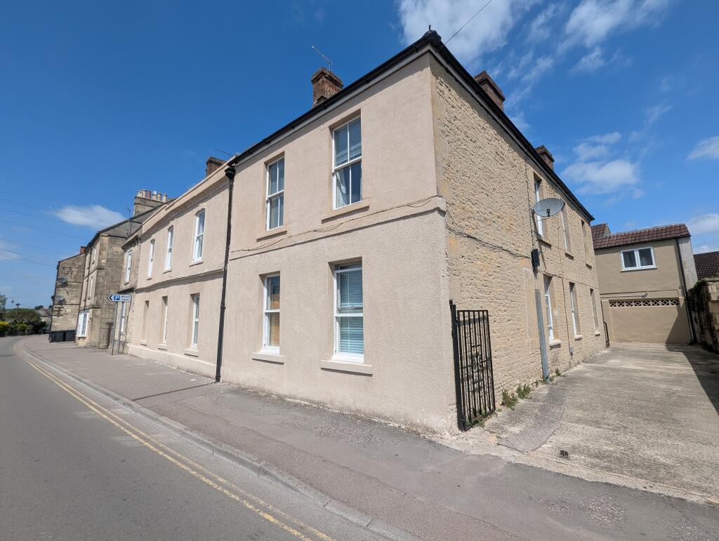 Main image of property: Flat 7, 21 The Causeway, Chippenham, Wiltshire SN15 3DB