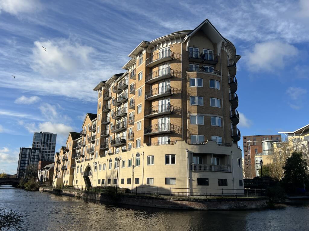 Main image of property: 65 Blakes Quay, Gas Works Road, Reading, Berkshire RG1 3EN