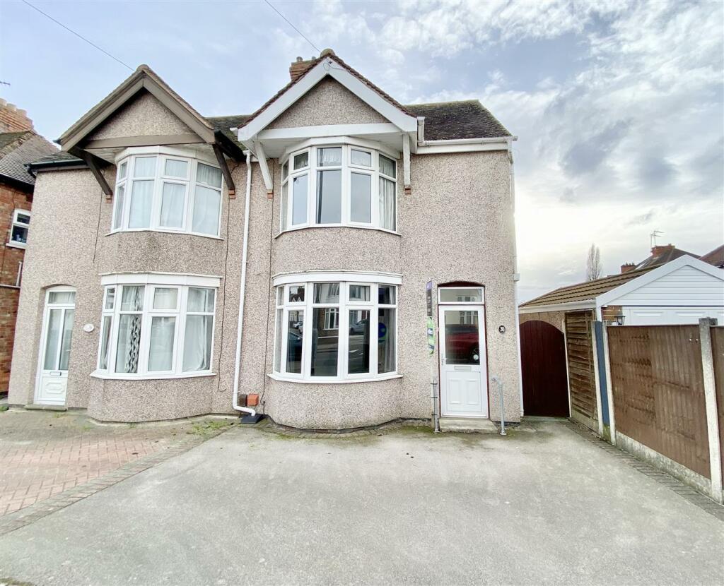 3 bedroom semidetached house for sale in Strathmore Road, Hinckley, LE10