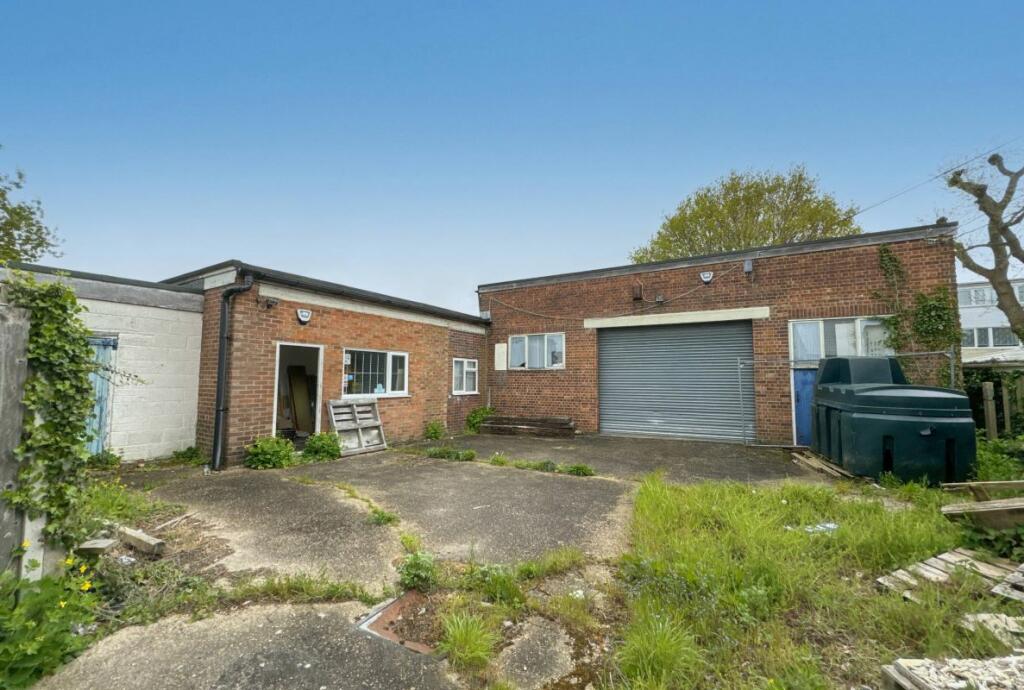 Main image of property: 10 Coach Road, Alresford, Colchester, Essex, CO7 8EA
