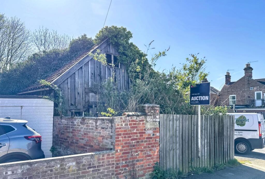 Main image of property: 2A Ruskin Road, Ipswich, Suffolk, IP4 1PT