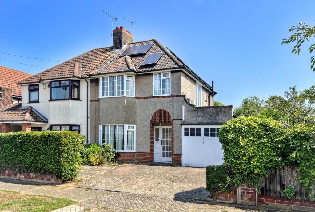 Main image of property: 29 Crofton Road, Ipswich, Suffolk, IP4 4QS