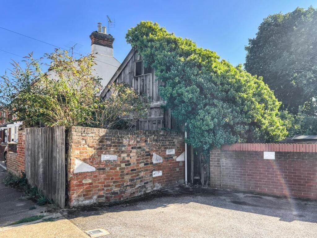 Main image of property: Workshop Adjacent To, 2 Ruskin Road, Ipswich, Suffolk, IP4 1PT