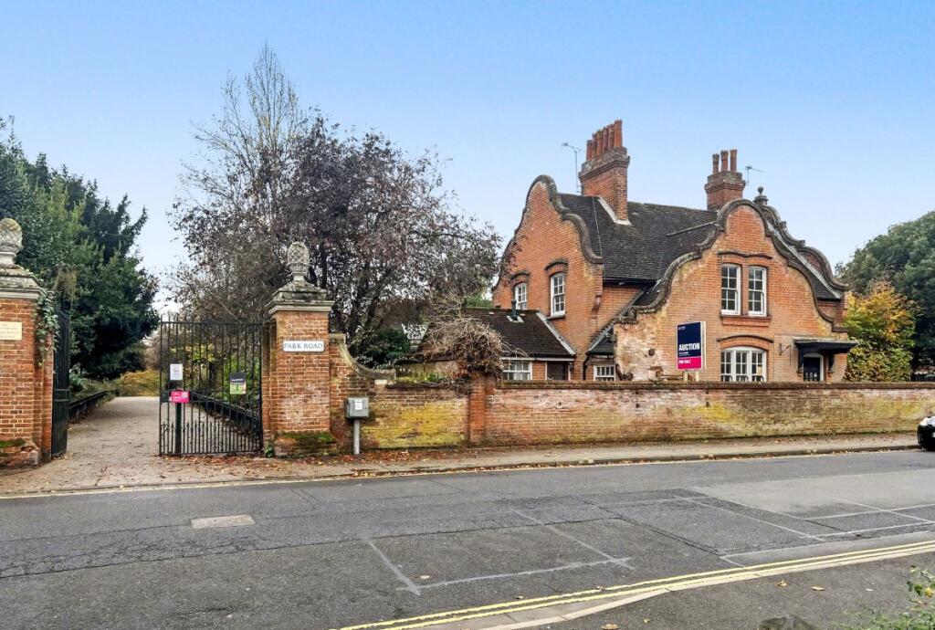 Main image of property: 16 & 16A Park Road, Ipswich, Suffolk, IP1 3ST