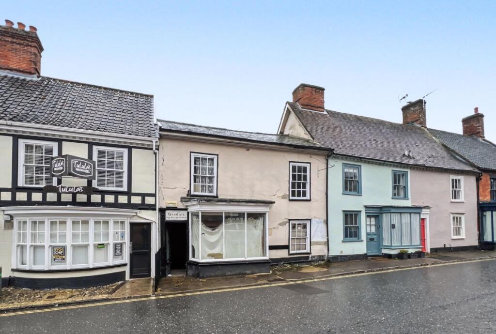 Main image of property: 6 London Road, Halesworth, Suffolk, IP19 8LW