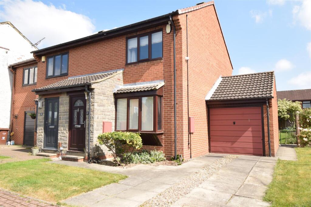 Main image of property: The Hawthorns, Ossett, WF5 0BH