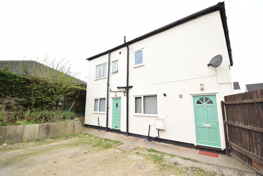 Main image of property: Leeds Road, Lofthouse, WF3 3HJ