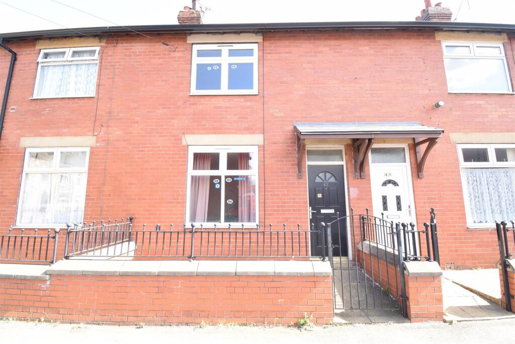Main image of property: Broad Street, Dewsbury, WF13 3RT
