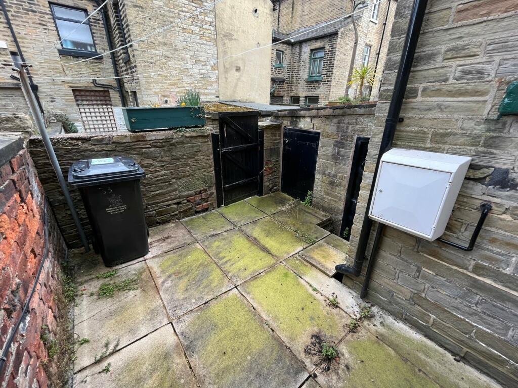 Additional property image - George Street, Saltaire, BD18