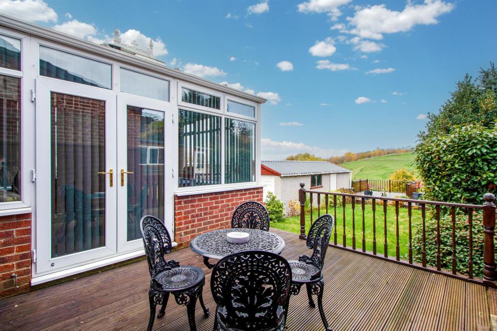 3 bedroom semidetached bungalow for sale in Moor Park Gardens