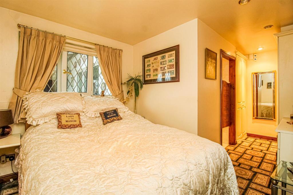 6 bedroom character property for sale in Bretton Lane, Bretton