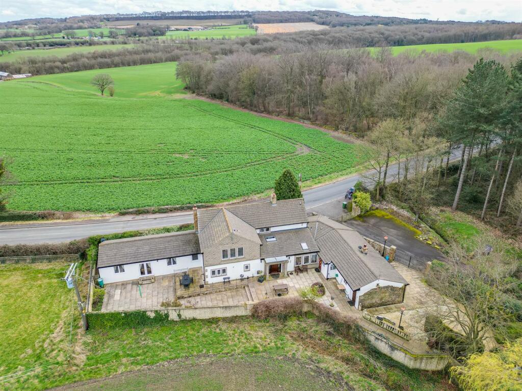 6 bedroom character property for sale in Bretton Lane, Bretton