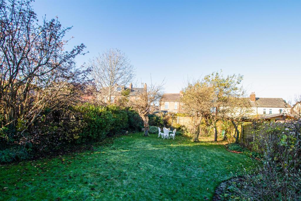 5 bedroom detached house for sale in Highfields, Netherton, Wakefield, WF4