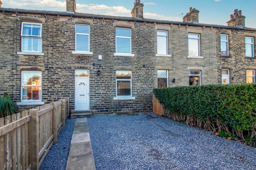2 bedroom terraced house for sale in Intake Lane, Ossett, WF5