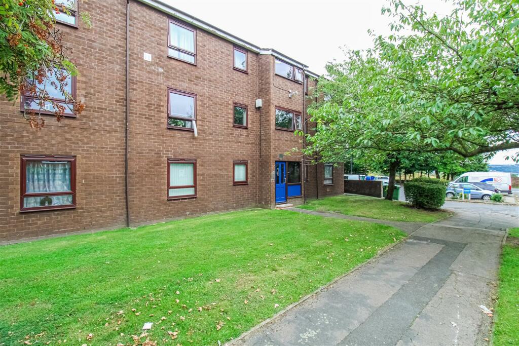 2 bedroom flat for sale in Pildacre Brow, Ossett, WF5