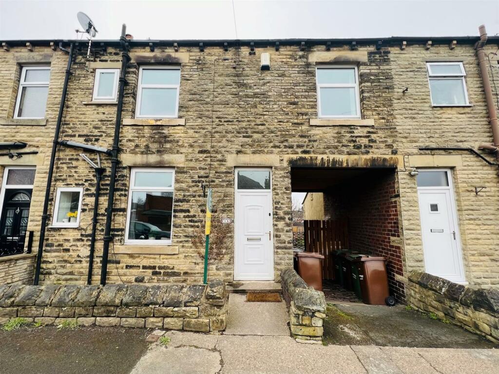 3 bedroom terraced house for sale in Guildford Street, Ossett, WF5 8LL, WF5