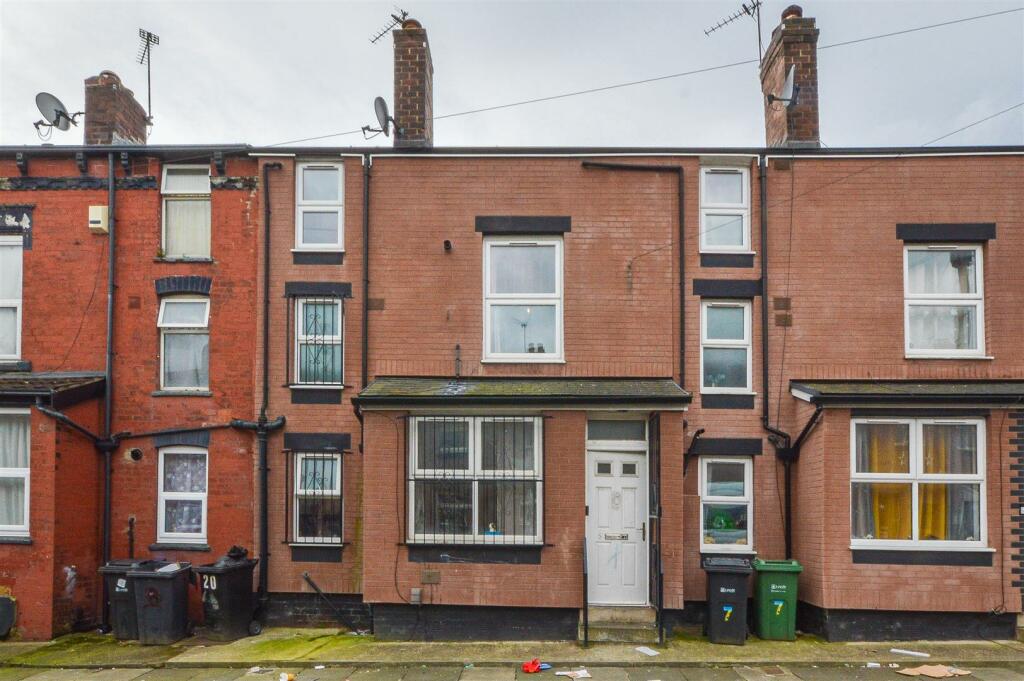 3 bedroom terraced house for sale in Copperfield Crescent, Leeds, LS9