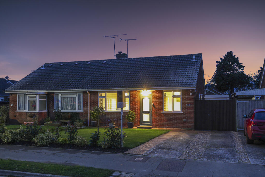 2 bedroom bungalow for sale in Downs Way, East Preston, West Sussex, BN16