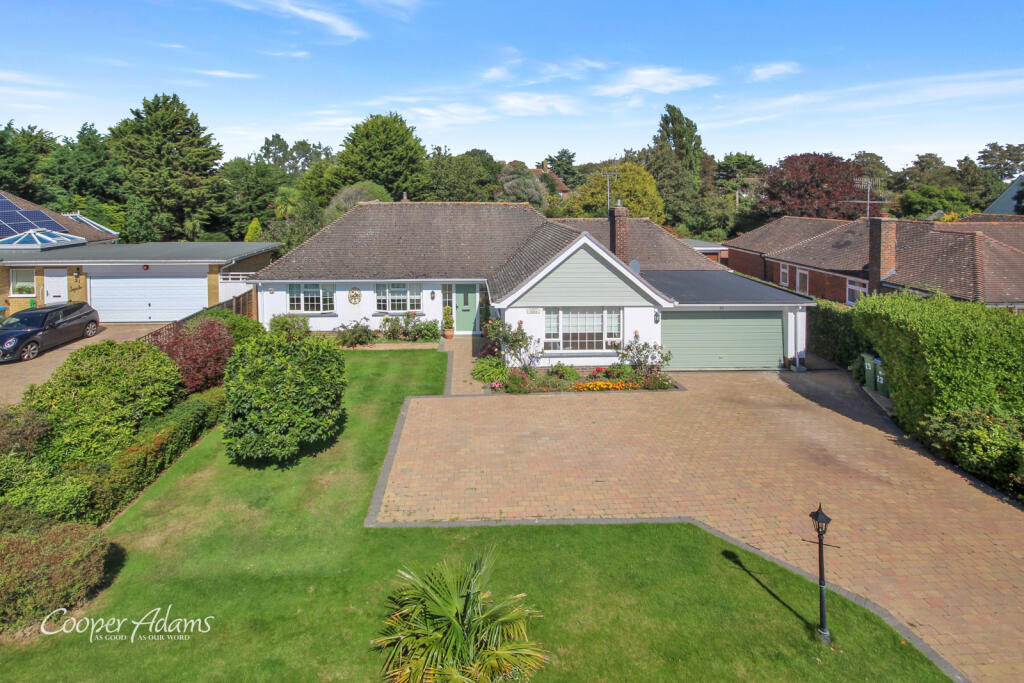 3 bedroom bungalow for sale in Michel Grove, Willowhayne Estate, East Preston, West Sussex, BN16