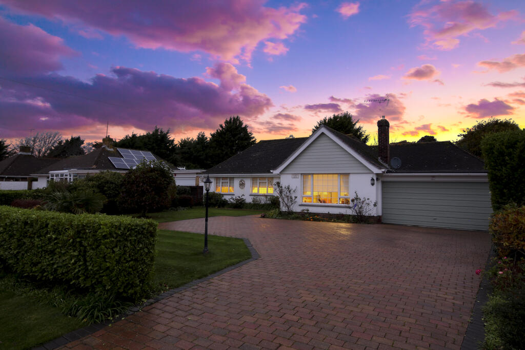 3 bedroom bungalow for sale in Michel Grove, Willowhayne Estate, East Preston, West Sussex, BN16