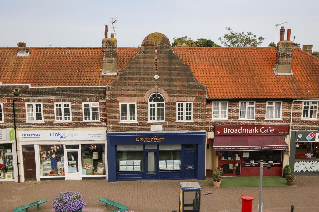 2 bedroom apartment for rent in Broadmark Parade, Broadmark Lane