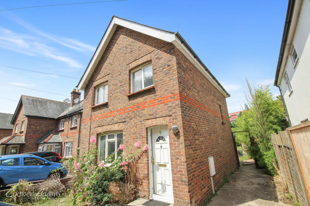 3 bedroom end of terrace house for rent in Water Lane, Angmering, West