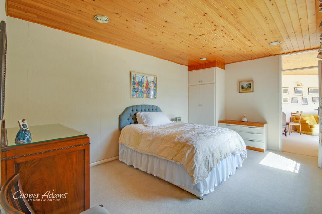 Additional property image - Angmering Lane, East Preston, BN16