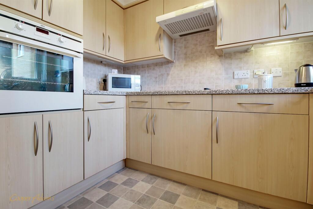 Additional property image - Worthing Road, East Preston, BN16