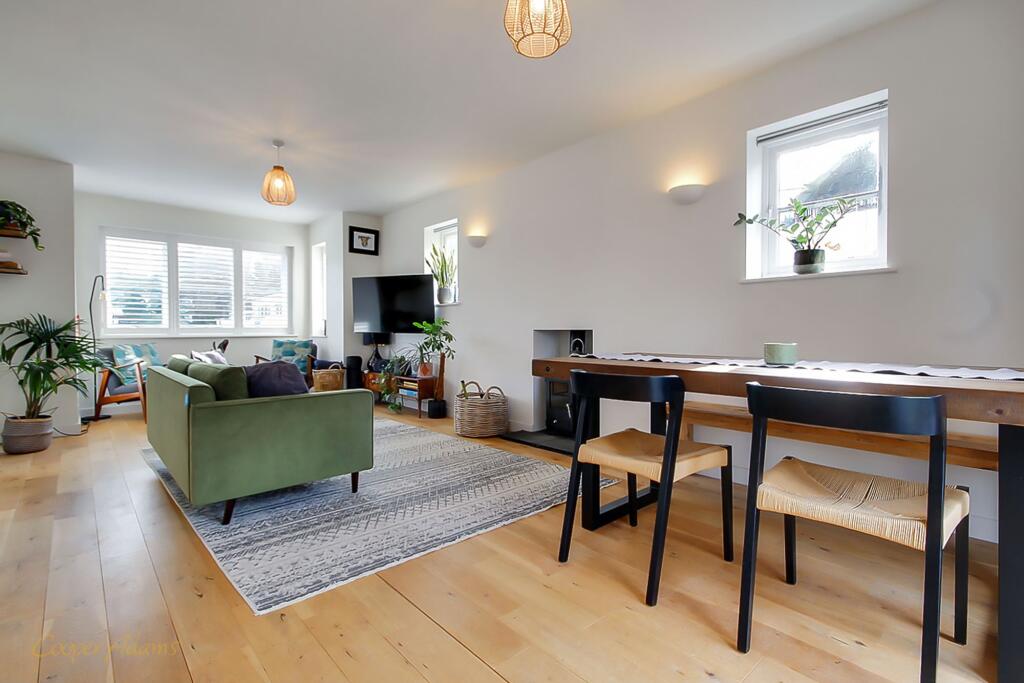 Additional property image - Sea Road, East Preston, BN16