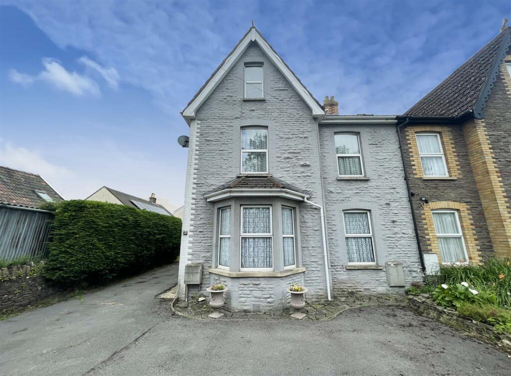 5 bedroom house for sale in Station Road, Yate, Bristol, BS37