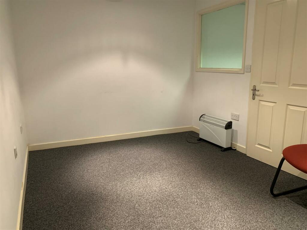Additional property image - High Street, Staple Hill, Bristol