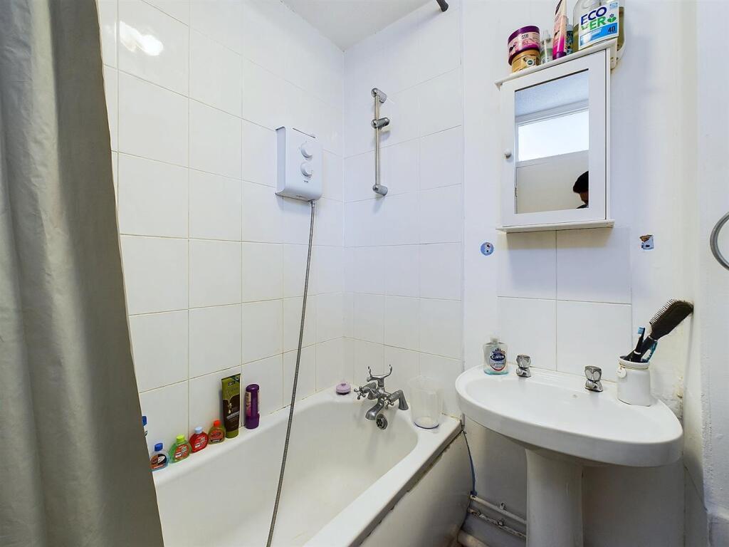 Additional property image - Malvern Drive, Warmley, Bristol